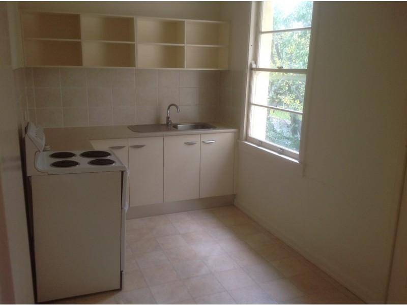 2/4 Jerdanefield Road, St Lucia QLD 4067