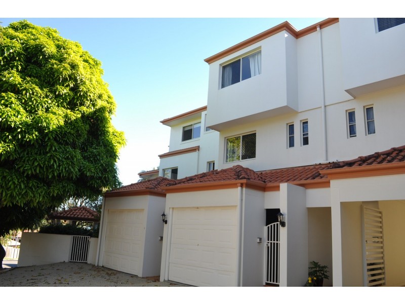 17/31 Chester Terrace, Southport QLD 4215