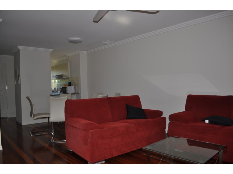 17/31 Chester Terrace, Southport QLD 4215