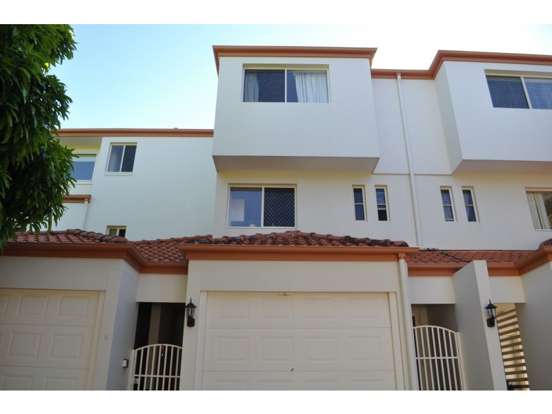 17/31 Chester Terrace, Southport QLD 4215