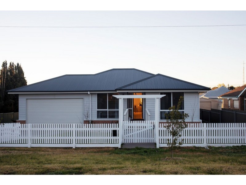 2 Castor Street, Yass NSW 2582