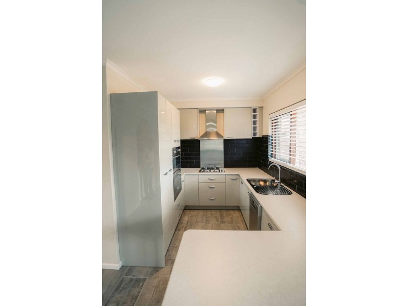 6/4 Redsails Court, West Lakes Shore SA 5020