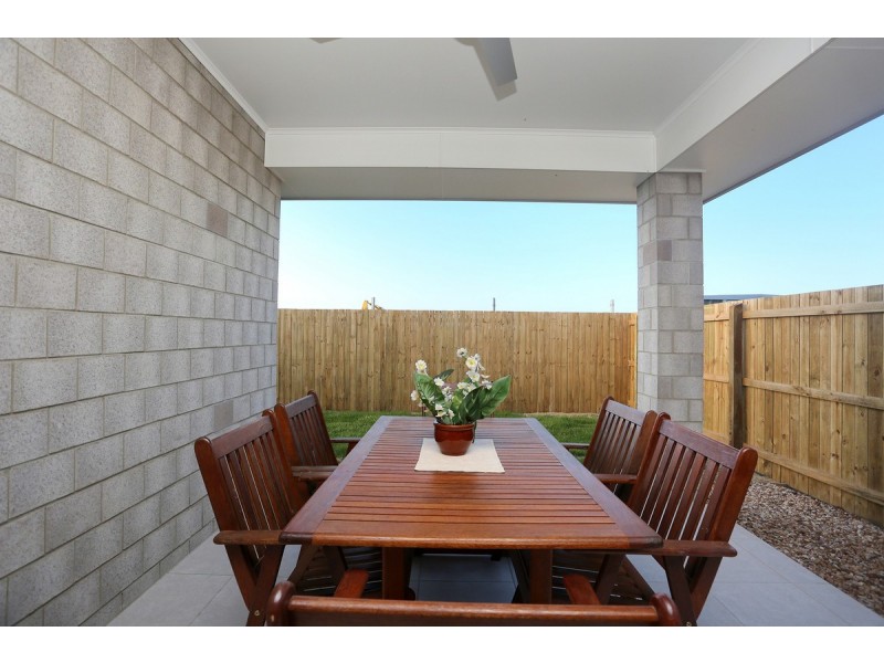 72 Lakeview Promenade, Newport QLD 4020