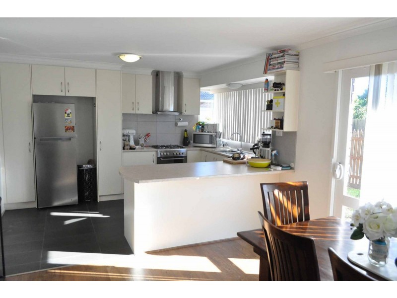 27 Whimbrel Crescent, Carrum Downs VIC 3201