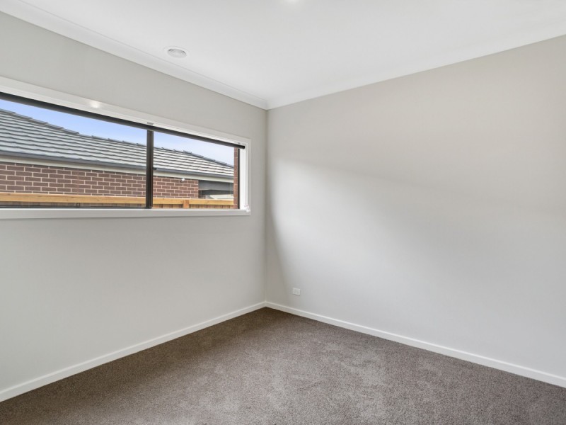 16 Swanley Drive, Kalkallo VIC 3064