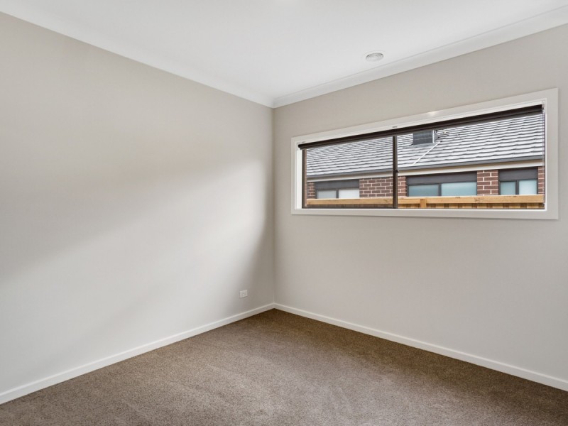 16 Swanley Drive, Kalkallo VIC 3064