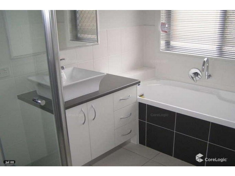 12 Mervyn Crescent, Redland Bay QLD 4165