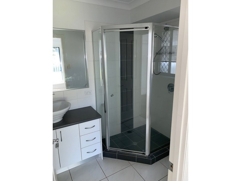 12 Mervyn Crescent, Redland Bay QLD 4165