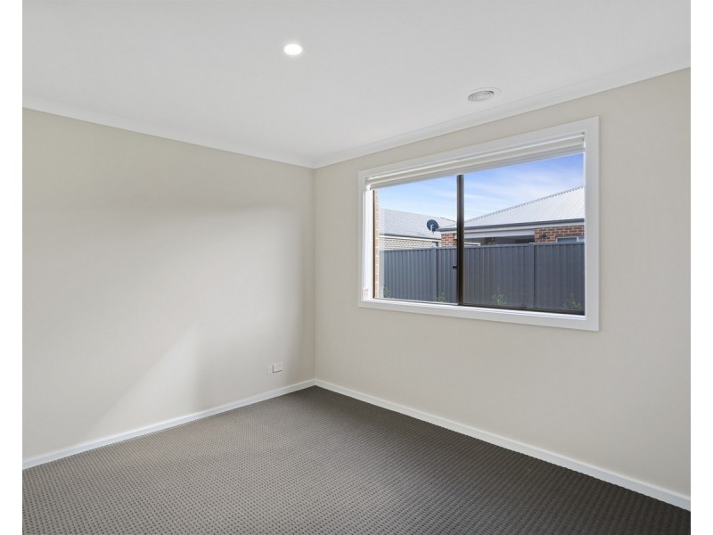 49 Pelican Way, Lara VIC 3212