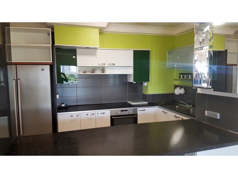 28/2 Admiralty Drive, Surfers Paradise QLD 4217