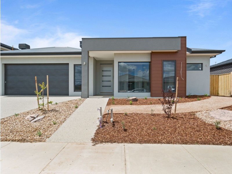 9 Thornbury Street, Donnybrook VIC 3064