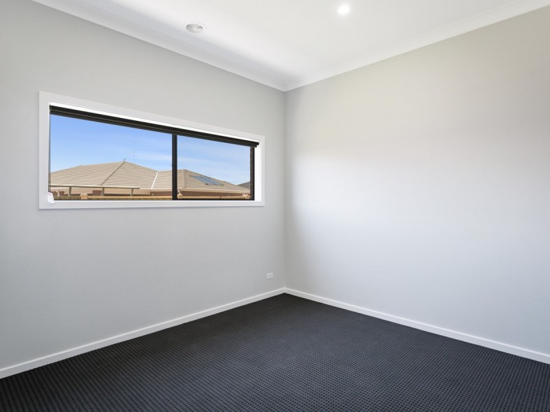 9 Thornbury Street, Donnybrook VIC 3064