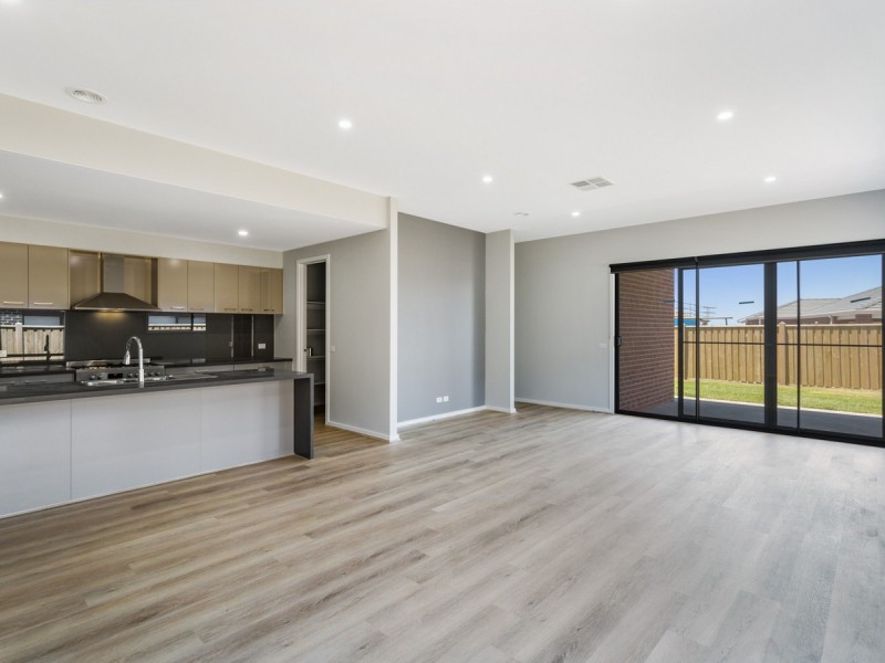 9 Thornbury Street, Donnybrook VIC 3064