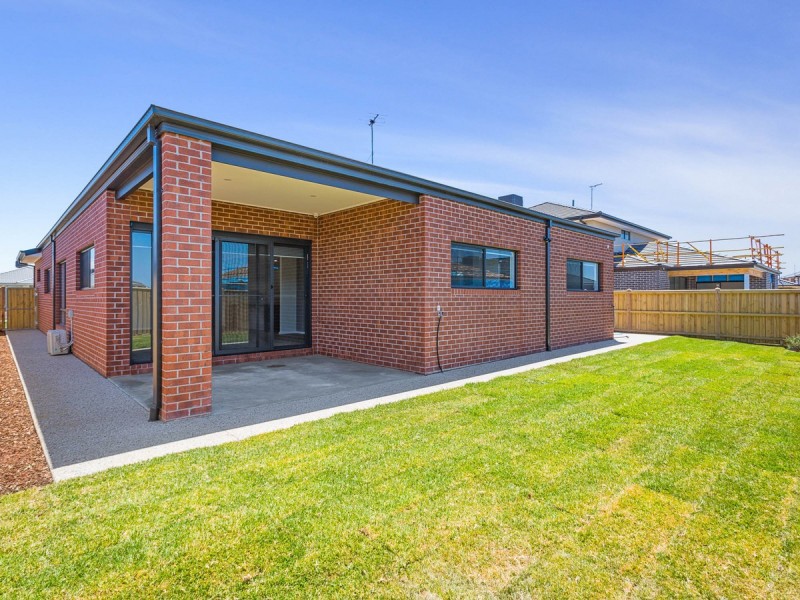 9 Thornbury Street, Donnybrook VIC 3064