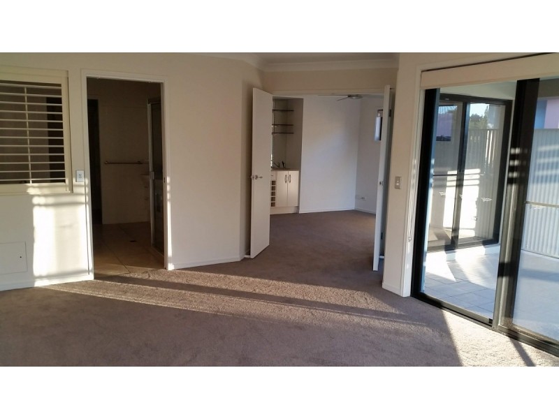 2030/1 The Vistas Drive, Carrara QLD 4211