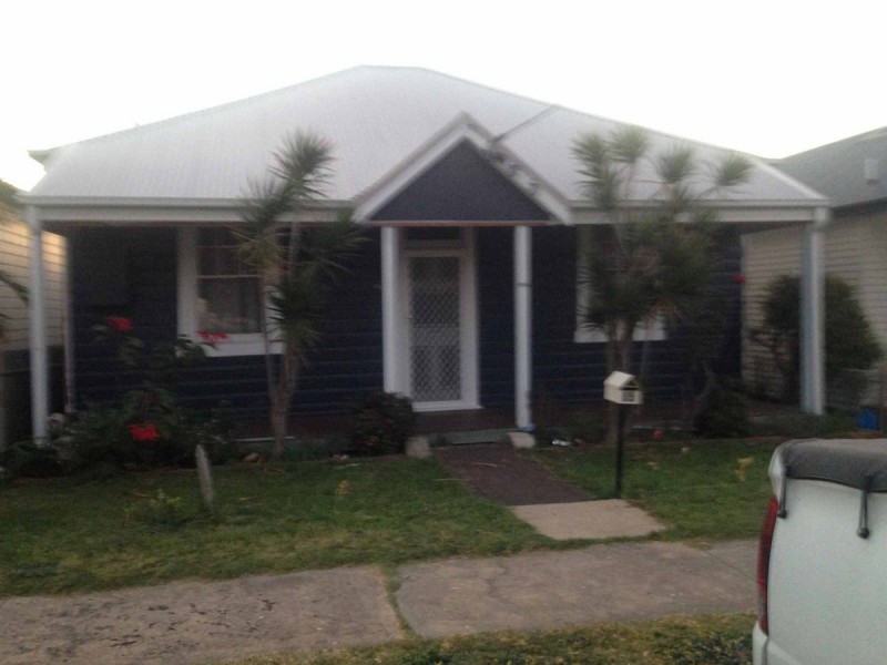 85 Roxburgh Street, Stockton NSW 2295