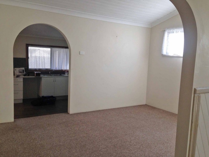 85 Roxburgh Street, Stockton NSW 2295