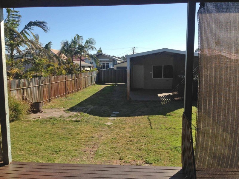 85 Roxburgh Street, Stockton NSW 2295