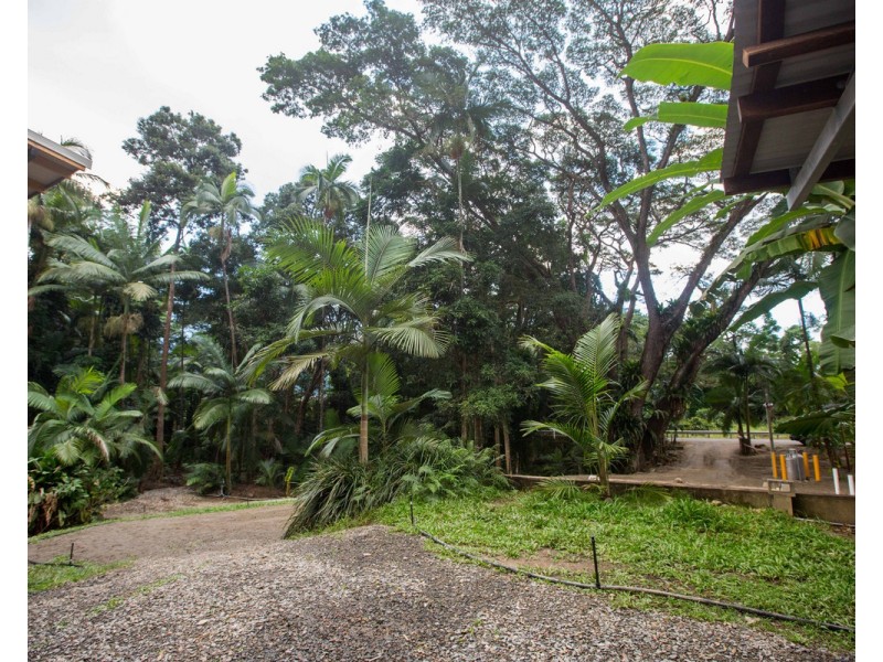 201/7 Gorge Road, Port Douglas QLD 4877