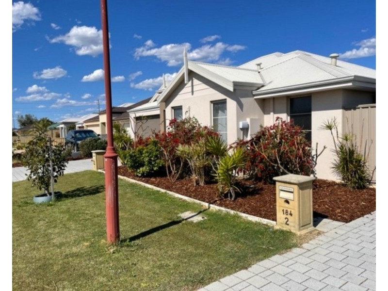 1-2/184 Boardman Road, Canning Vale WA 6155