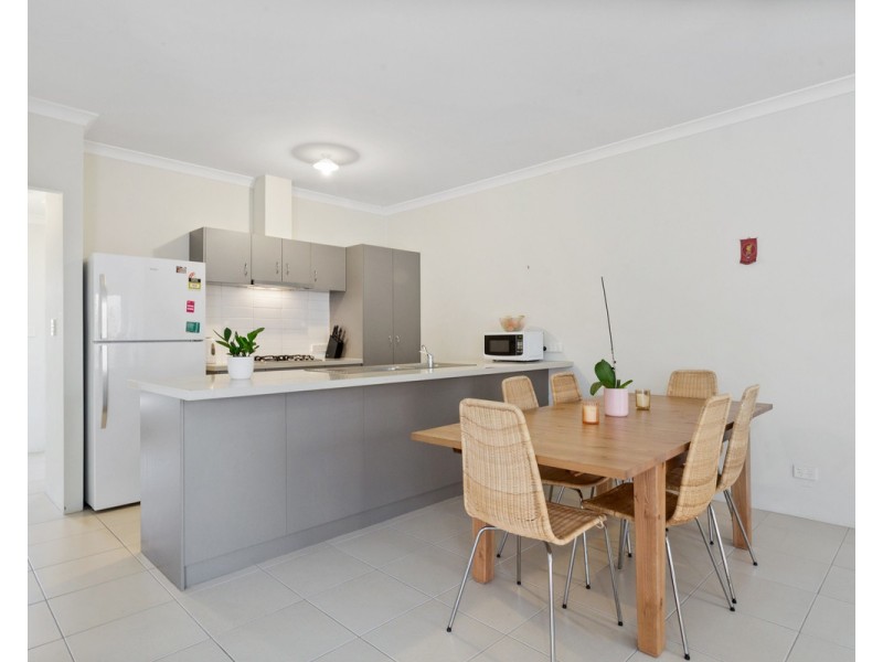 1-2/184 Boardman Road, Canning Vale WA 6155