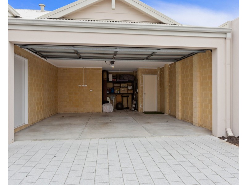 1-2/184 Boardman Road, Canning Vale WA 6155