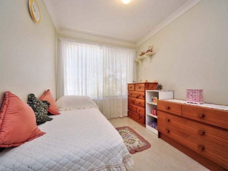 69 Middle Road, Hillcrest QLD 4118