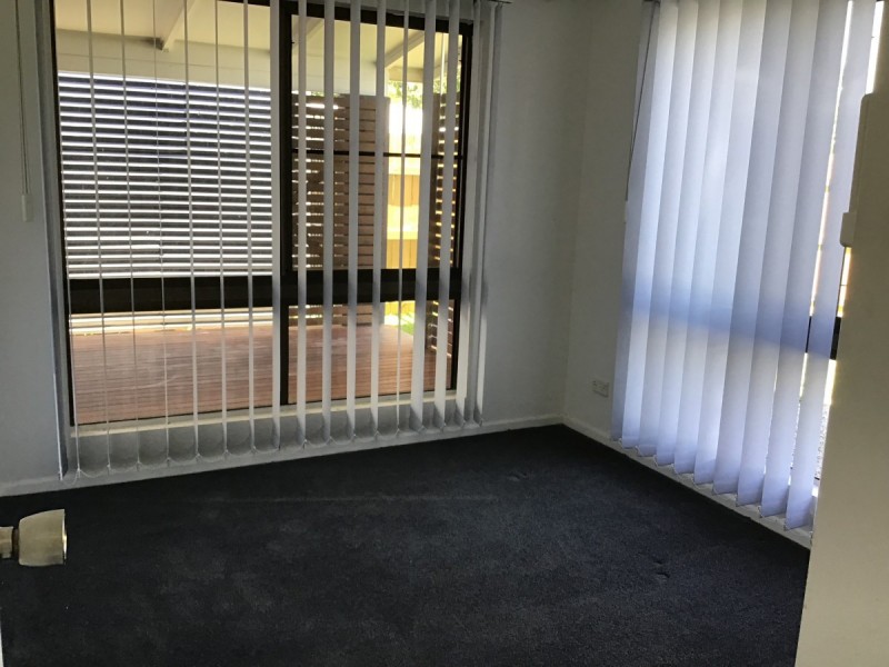 4 Riverside Parade, Trinity Park QLD 4879