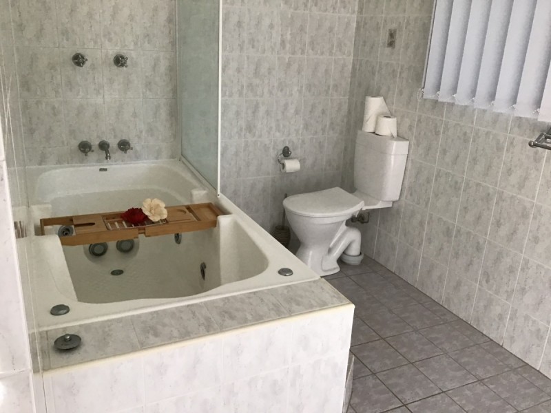 4 Riverside Parade, Trinity Park QLD 4879