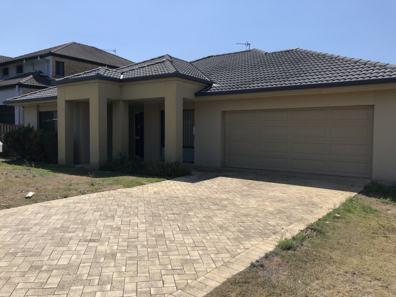 12 Campelles Avenue, Varsity Lakes QLD 4227