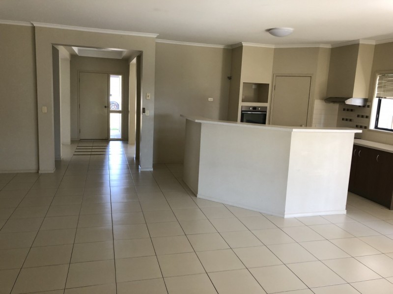 12 Campelles Avenue, Varsity Lakes QLD 4227