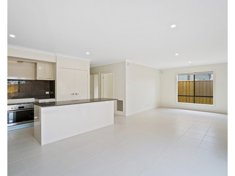 6 Drop Walk, Wyndham Vale VIC 3024