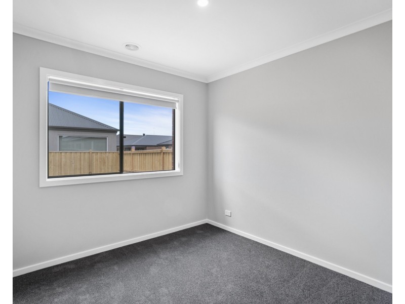 32 Tutor Street, Mount Duneed VIC 3216