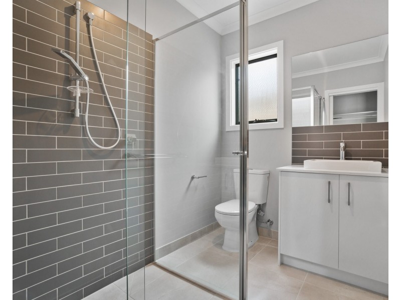 32 Tutor Street, Mount Duneed VIC 3216