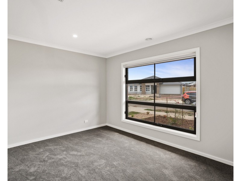 32 Tutor Street, Mount Duneed VIC 3216