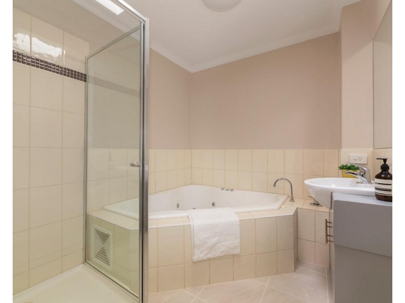 8/2-6 Scott Street, Essendon VIC 3040