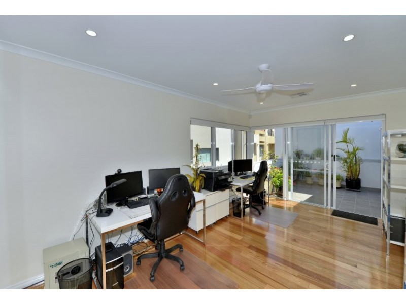 2/29 Marco Polo Drive, Mandurah WA 6210