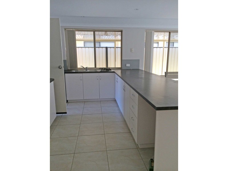 11 Elmhurst Drive, Clarkson WA 6030