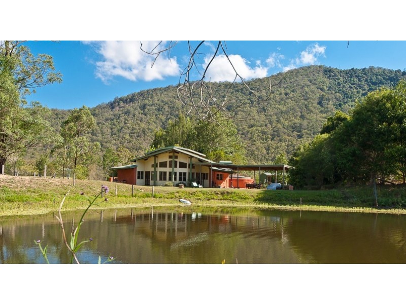 32 Masseys Creek Court, Cedar Creek QLD 4520