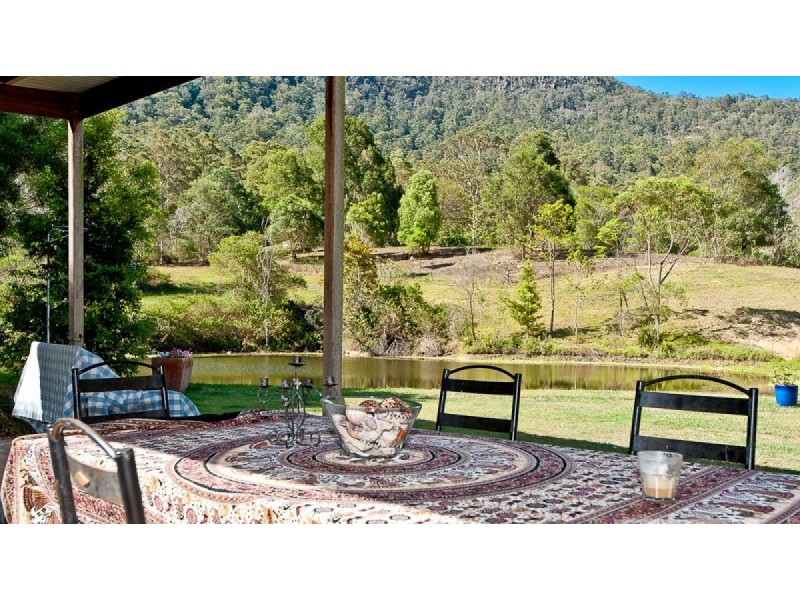 32 Masseys Creek Court, Cedar Creek QLD 4520