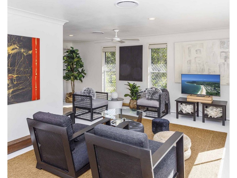 2 Applegum Street, Noosaville QLD 4566