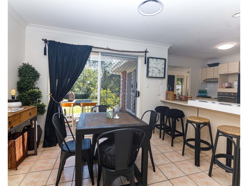 2 Applegum Street, Noosaville QLD 4566