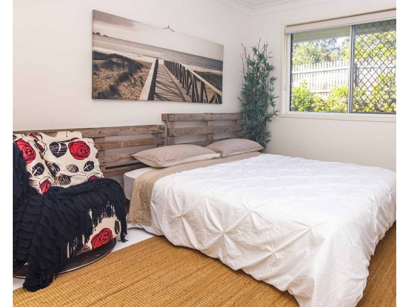 2 Applegum Street, Noosaville QLD 4566