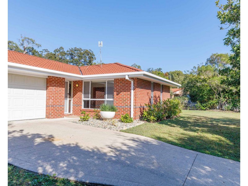 2 Applegum Street, Noosaville QLD 4566