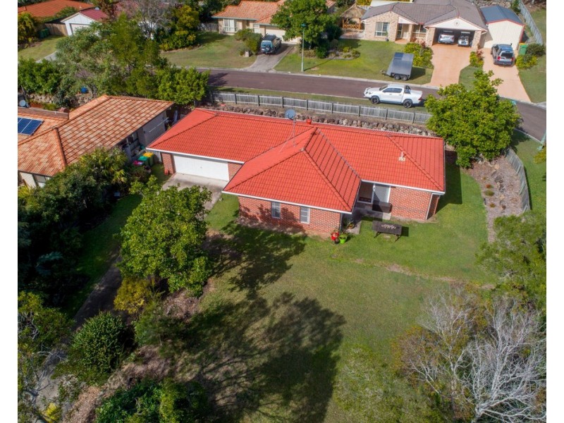 2 Applegum Street, Noosaville QLD 4566
