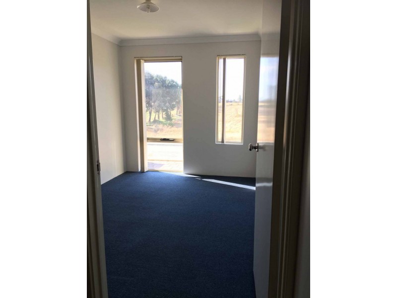 42 Harrogate Vista, Landsdale WA 6065