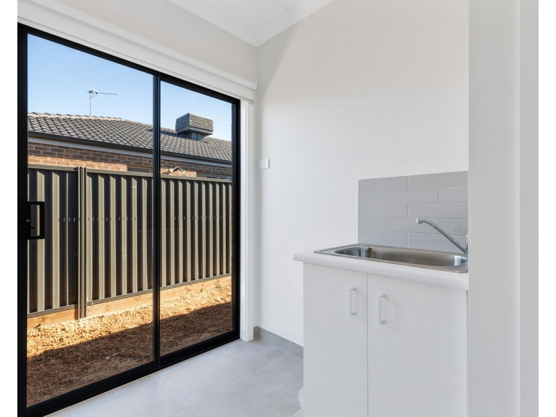 90 Howe Street, Miners Rest VIC 3352