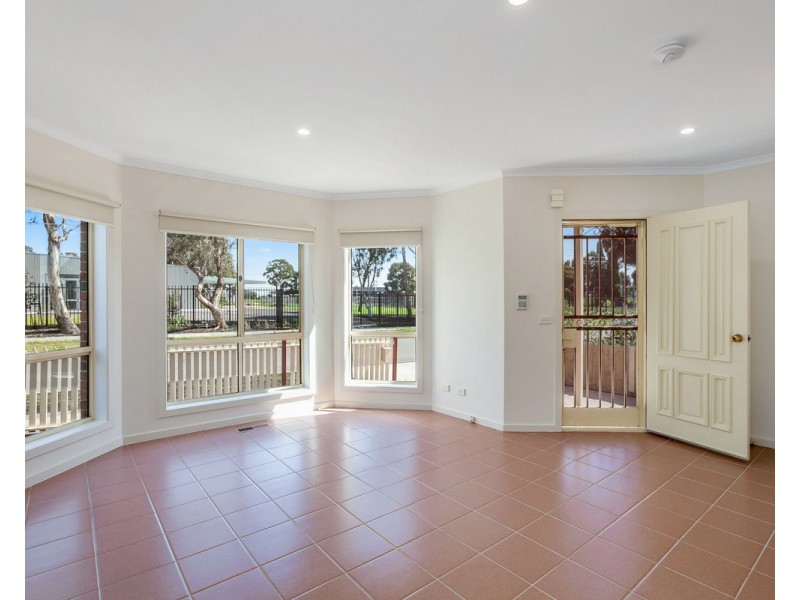 1A Curzon Street, Reservoir VIC 3073