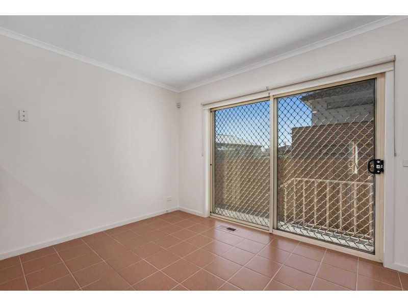 1A Curzon Street, Reservoir VIC 3073