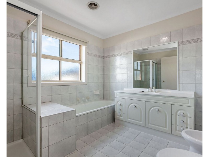 1A Curzon Street, Reservoir VIC 3073